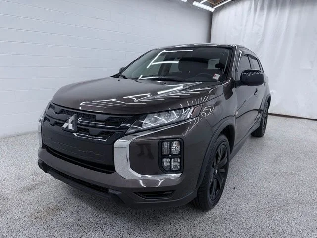 Used 2024  Mitsubishi 2.0 LE image 5