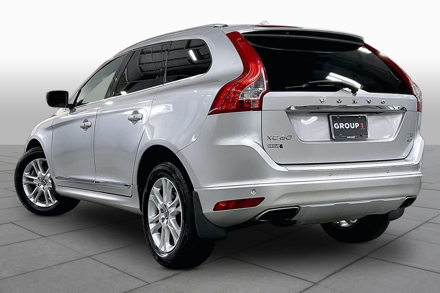 Used 2016 Bright Silver Metallic Volvo T5 Premier image 12