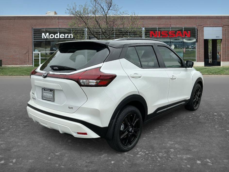 Used 2023 Aspen White Tricoat/Super Black Nissan SR image 4