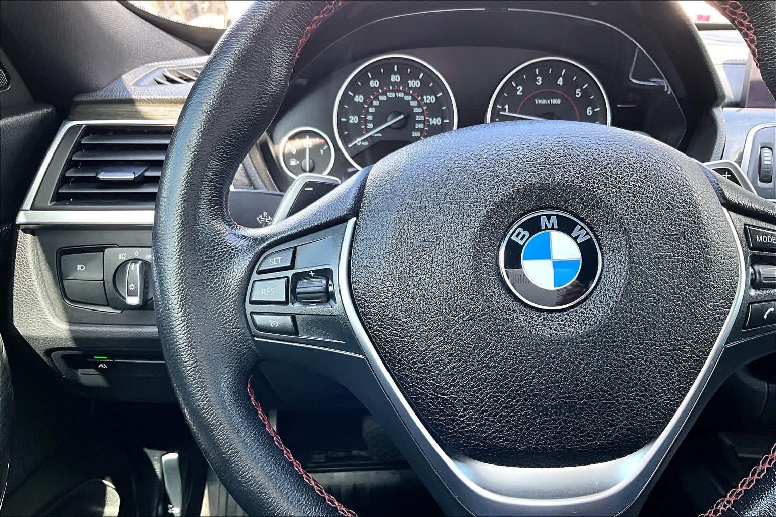 Used 2018 Black Sapphire Metallic BMW 330i xDrive image 23