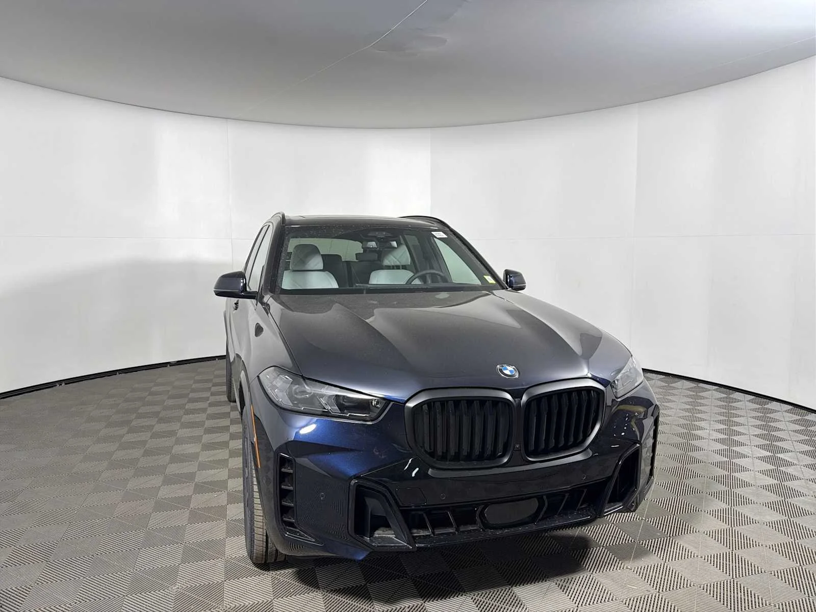 New 2026 Carbon Black Metallic BMW xDrive40i image 6