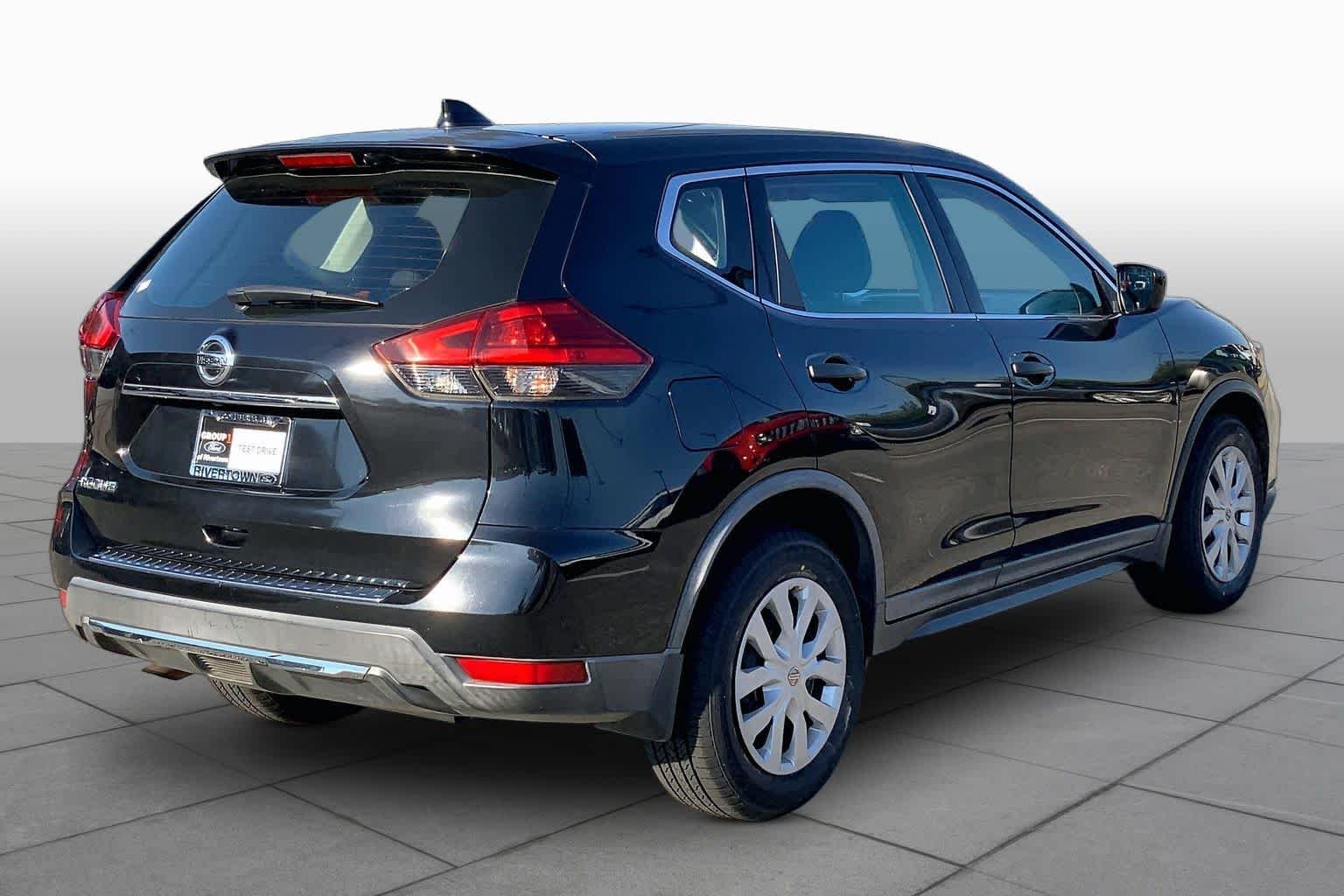 Used 2017 Magnetic Black Nissan S image 11