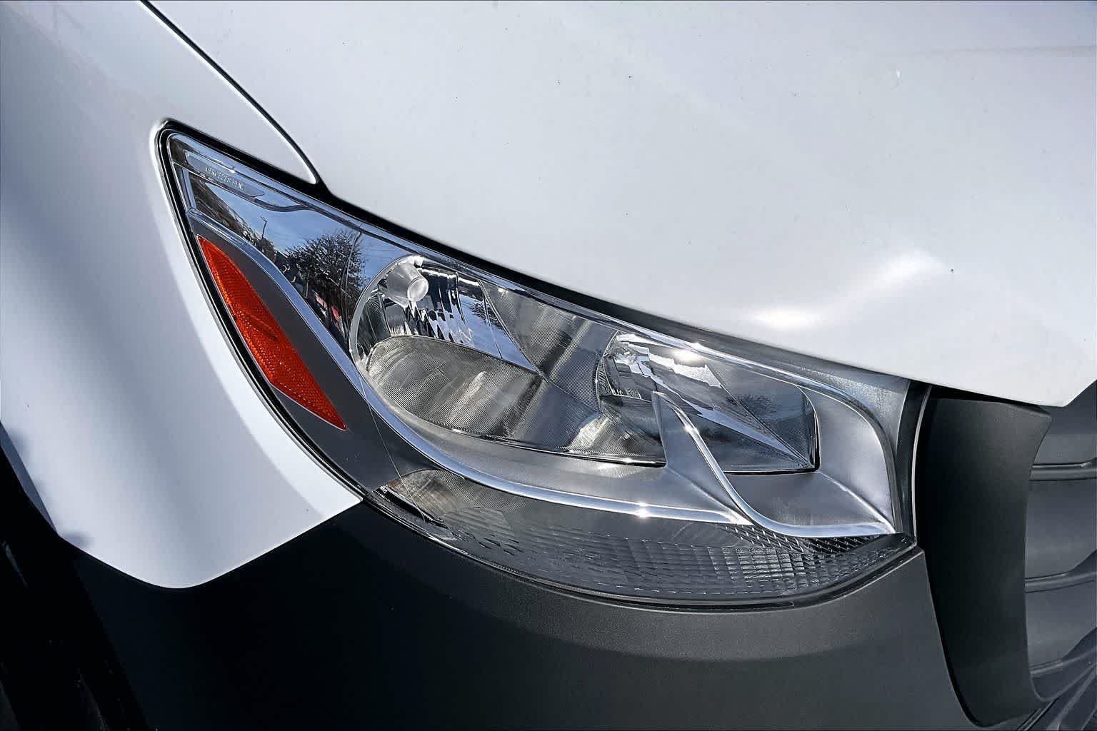 New 2025 Arctic+White Mercedes-Benz  image 13