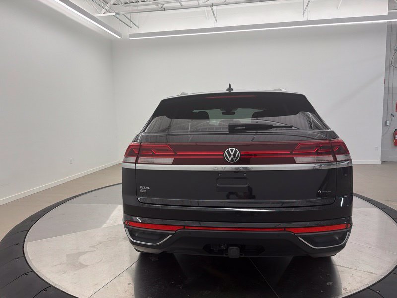 Used 2024  Volkswagen 2.0T SE w/Technology image 4