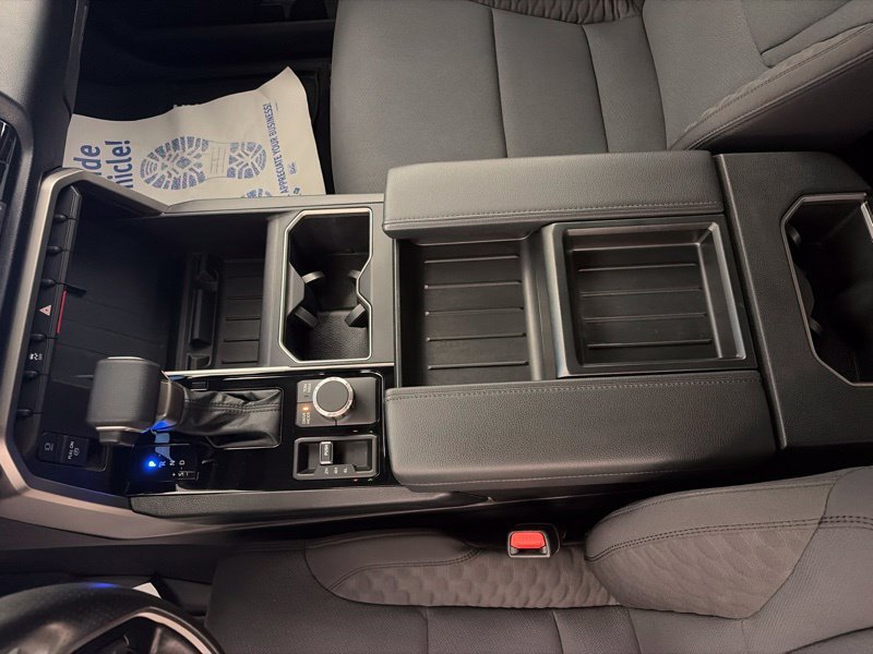 Used 2022  Toyota SR5 image 30