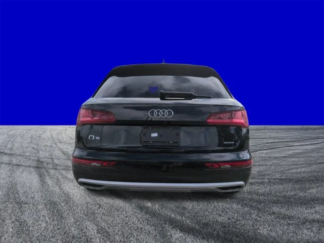 Used 2019 Mythos Black Metallic Audi 2.0T Premium image 5