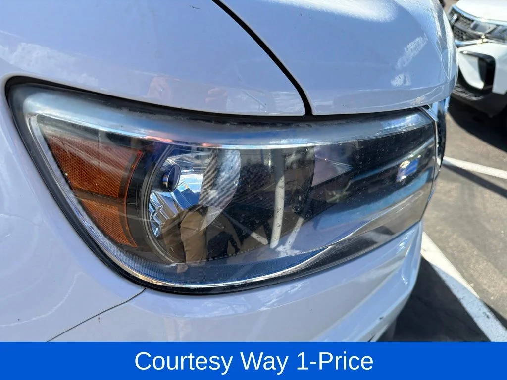 Used 2019 White Chevrolet LT image 4
