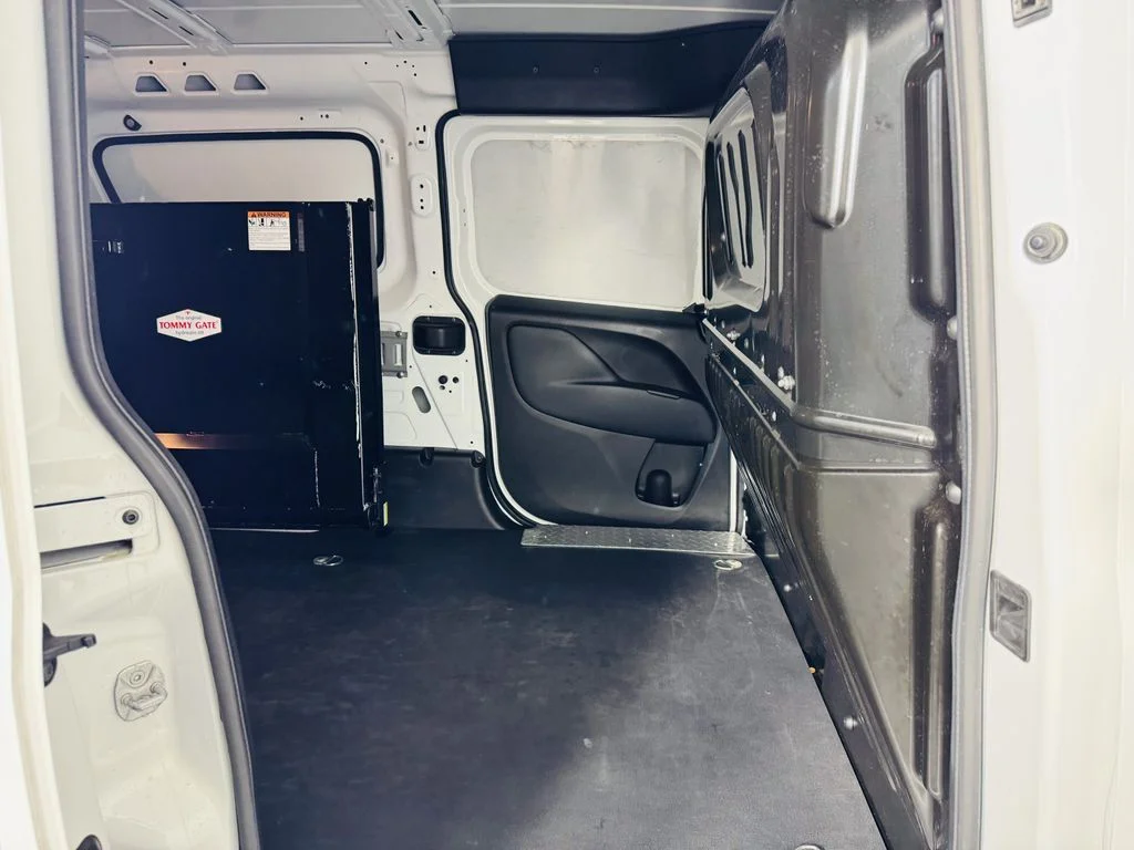 Used 2022 White Ram Base image 22