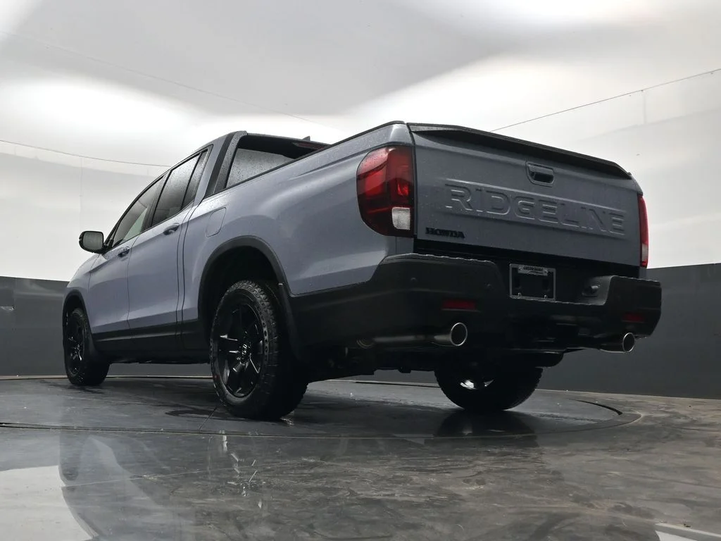 New 2026 Sonic Gray Pearl Honda Black Edition image 31