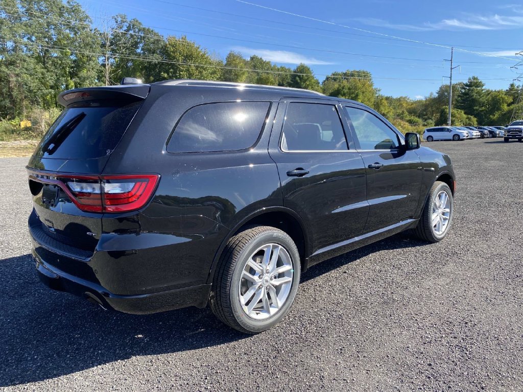 New 2026 Diamond Black Clear-Coat Exterior Paint Dodge GT Plus image 3
