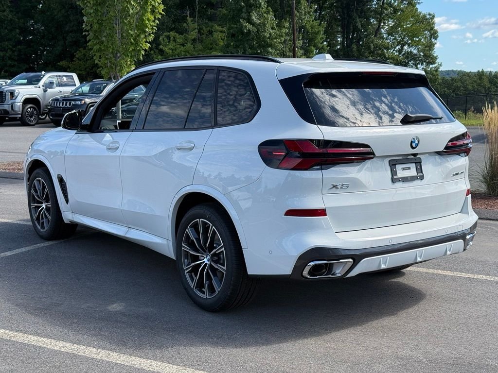 New 2026 Alpine White BMW xDrive40i image 3