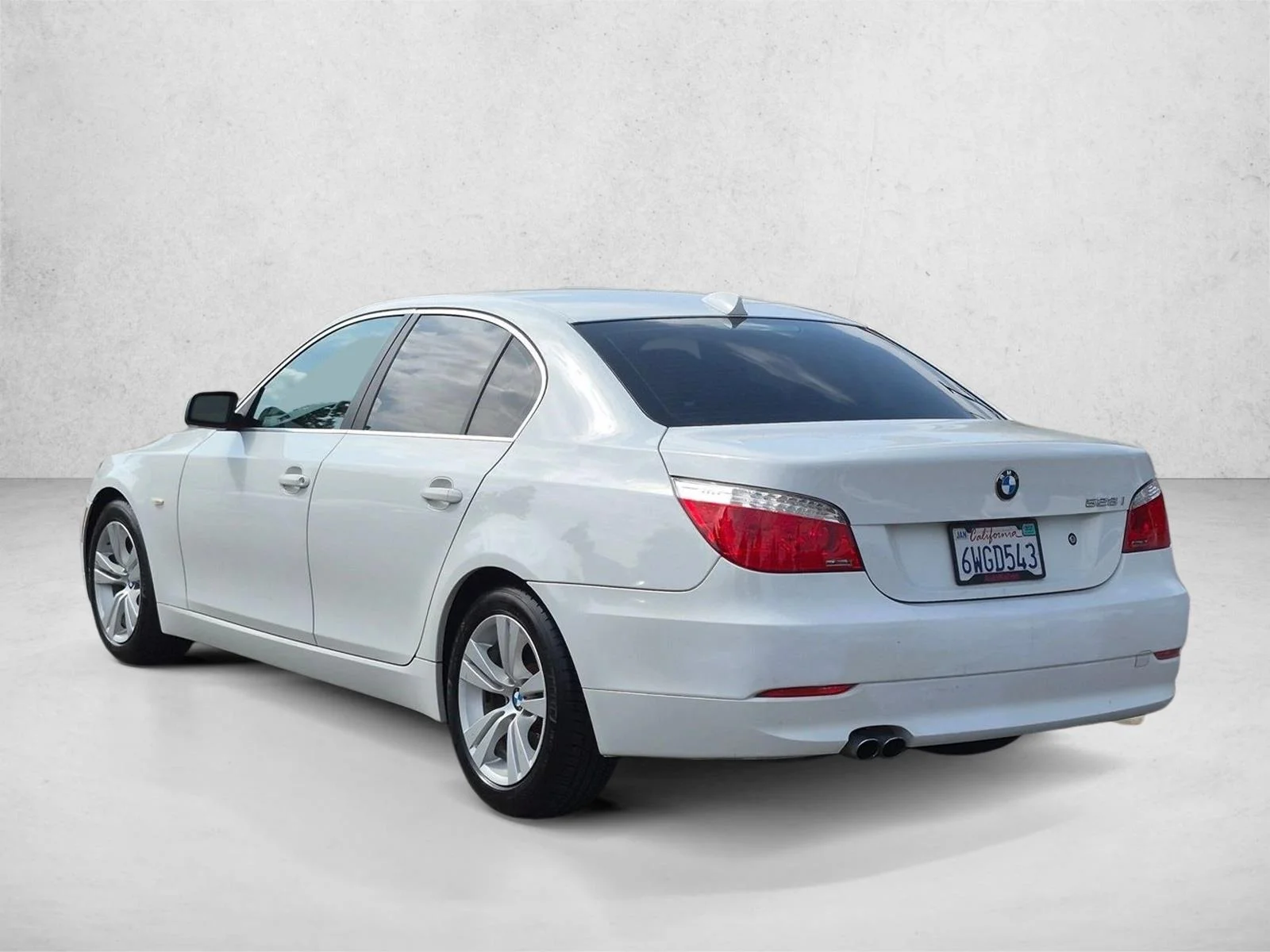 Used 2009 Alpine White BMW 528i image 8