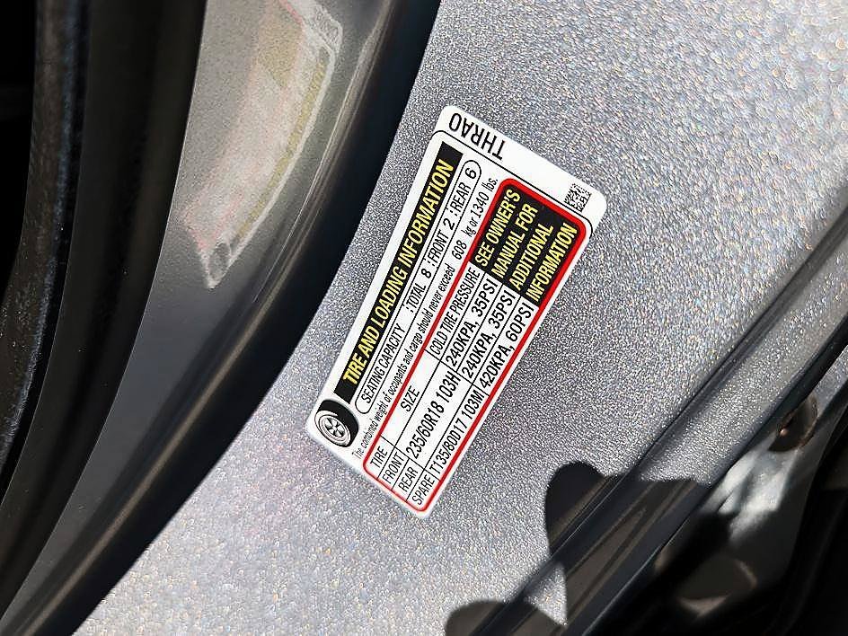 Used 2025 Solar Silver Metallic Honda EX-L image 31