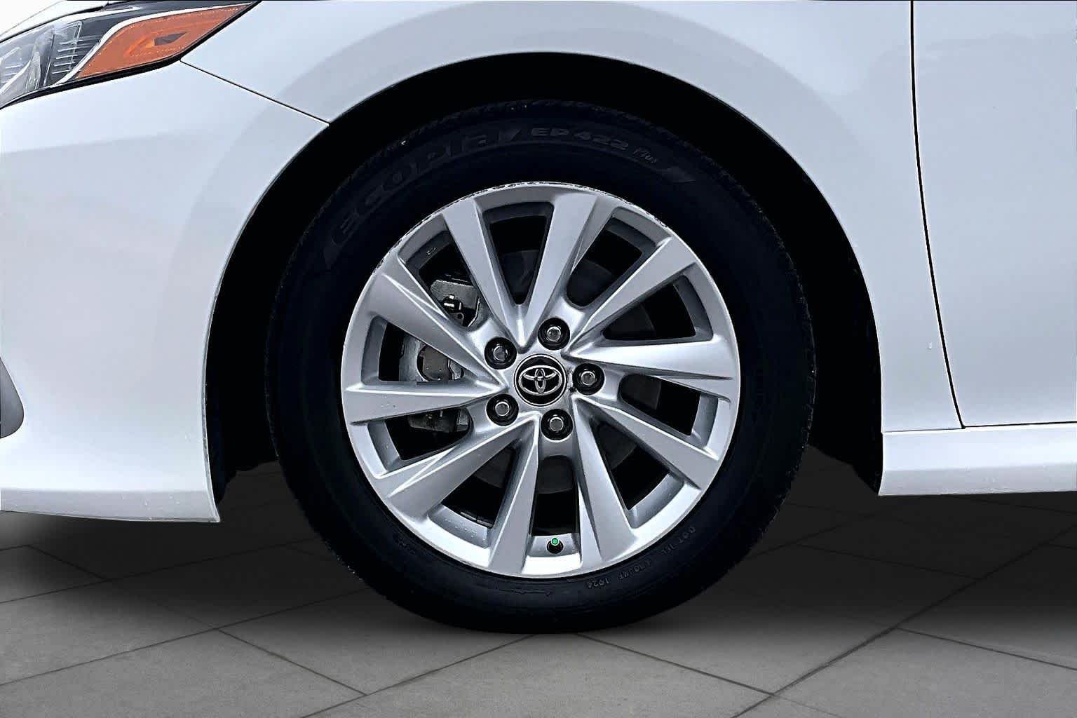 Used 2024 Ice Cap Toyota LE image 17
