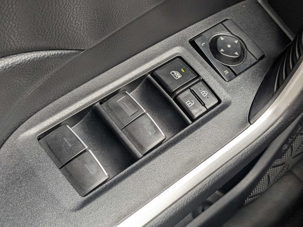 Used 2022 White Toyota XLE image 24