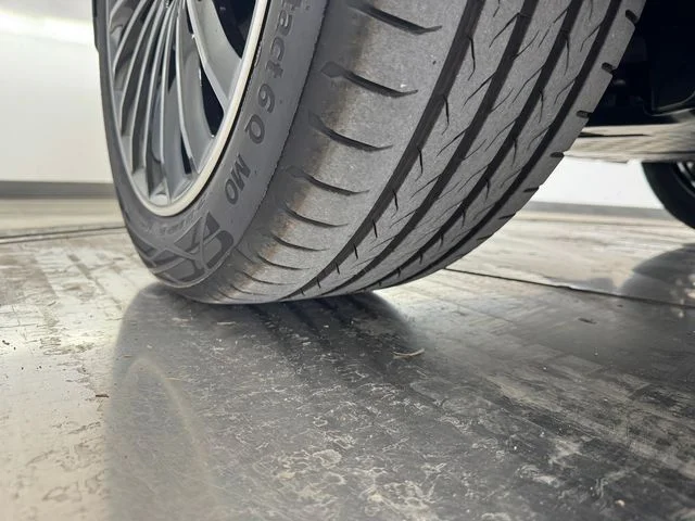 New 2027 Black Mercedes-Benz GLC 300 image 11