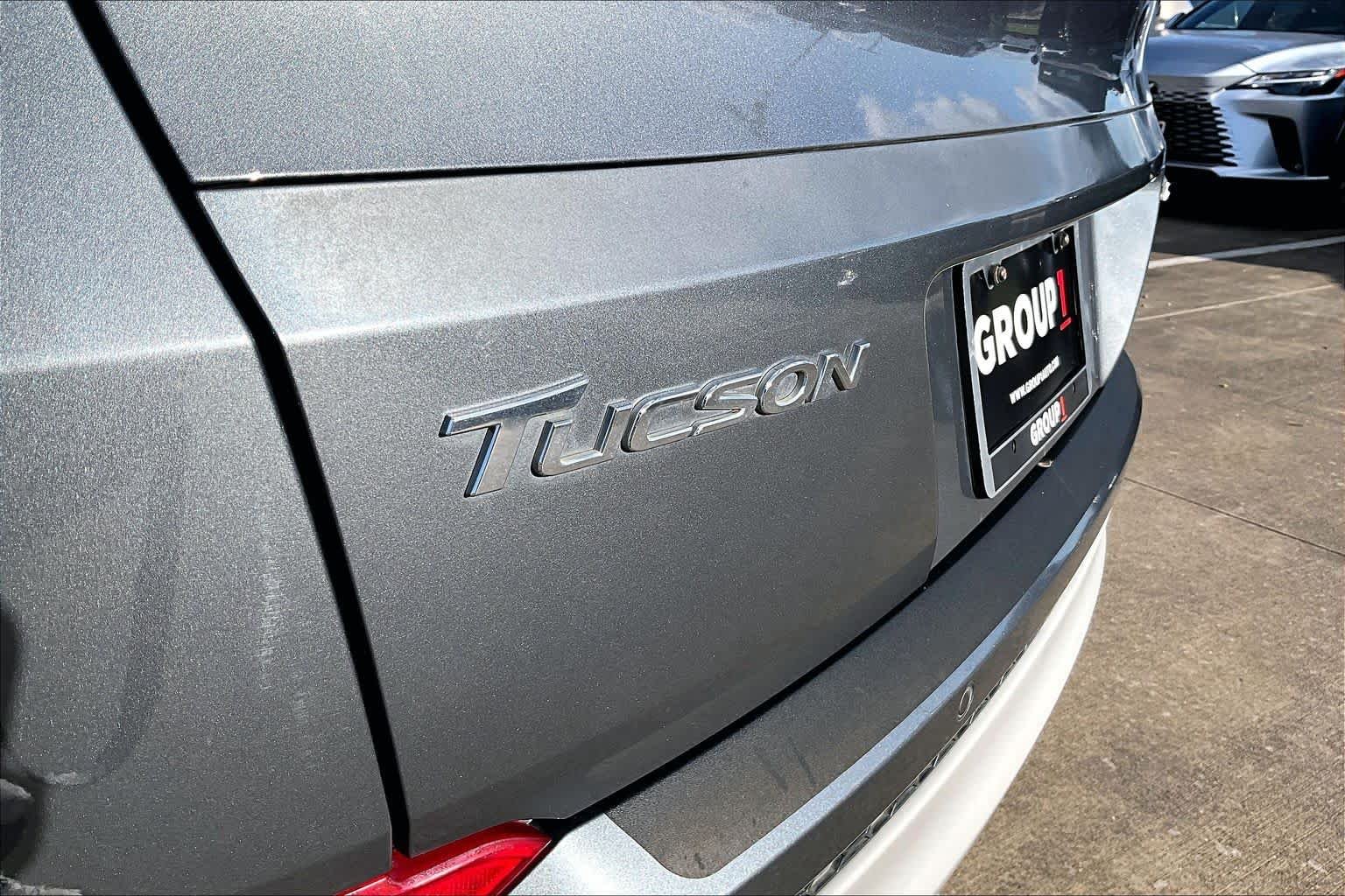 Used 2017 Coliseum Gray Hyundai Limited image 28