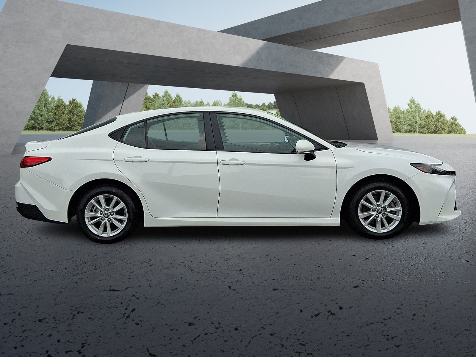 Used 2025 Ice Cap Toyota LE image 6