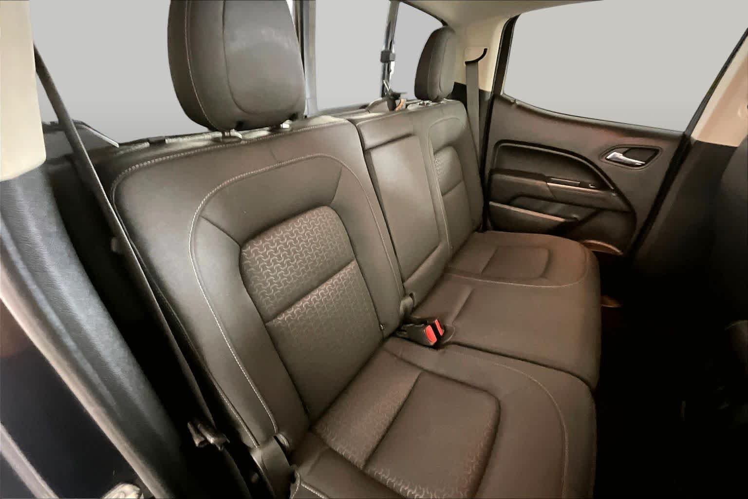 Used 2017 Cyber Gray Metallic GMC 2WD SLE image 19
