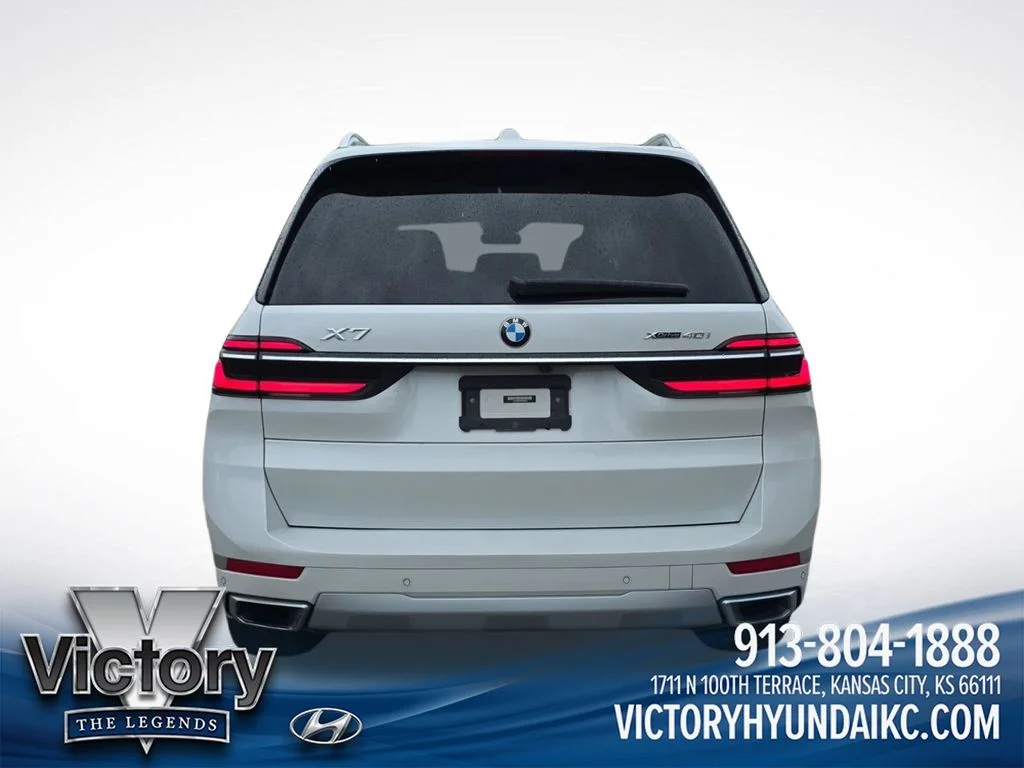 Used 2023 White BMW xDrive40i image 16