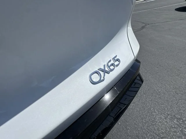 New 2027 White INFINITI LUXE image 33