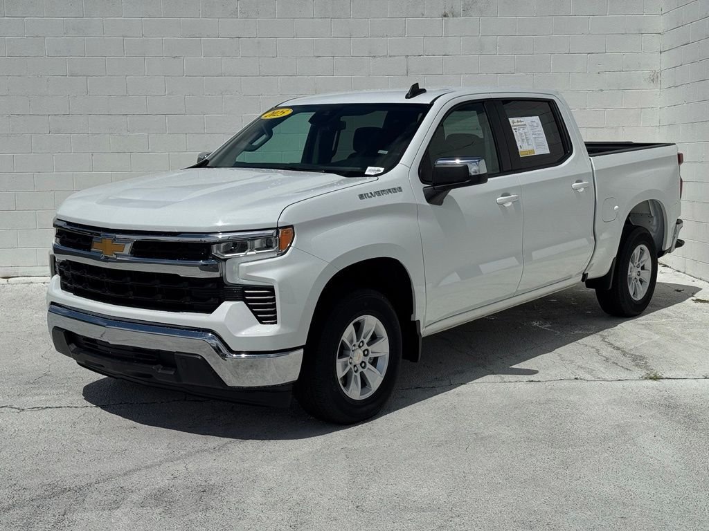 Used 2025 White Chevrolet LT image 10
