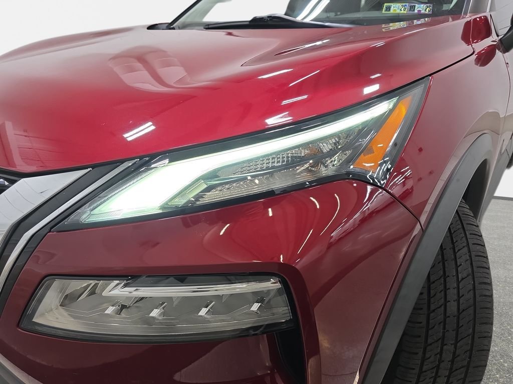 Used 2022 Scarlet Ember Tintcoat Nissan SV image 25