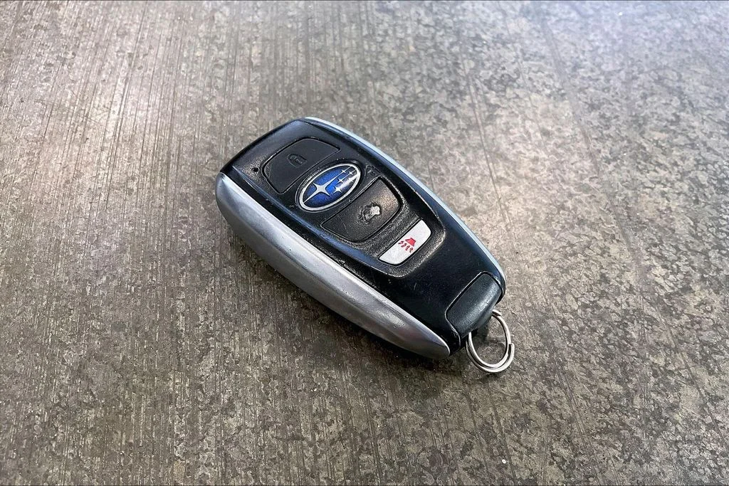 Used 2018 White Subaru 2.0i Limited image 10