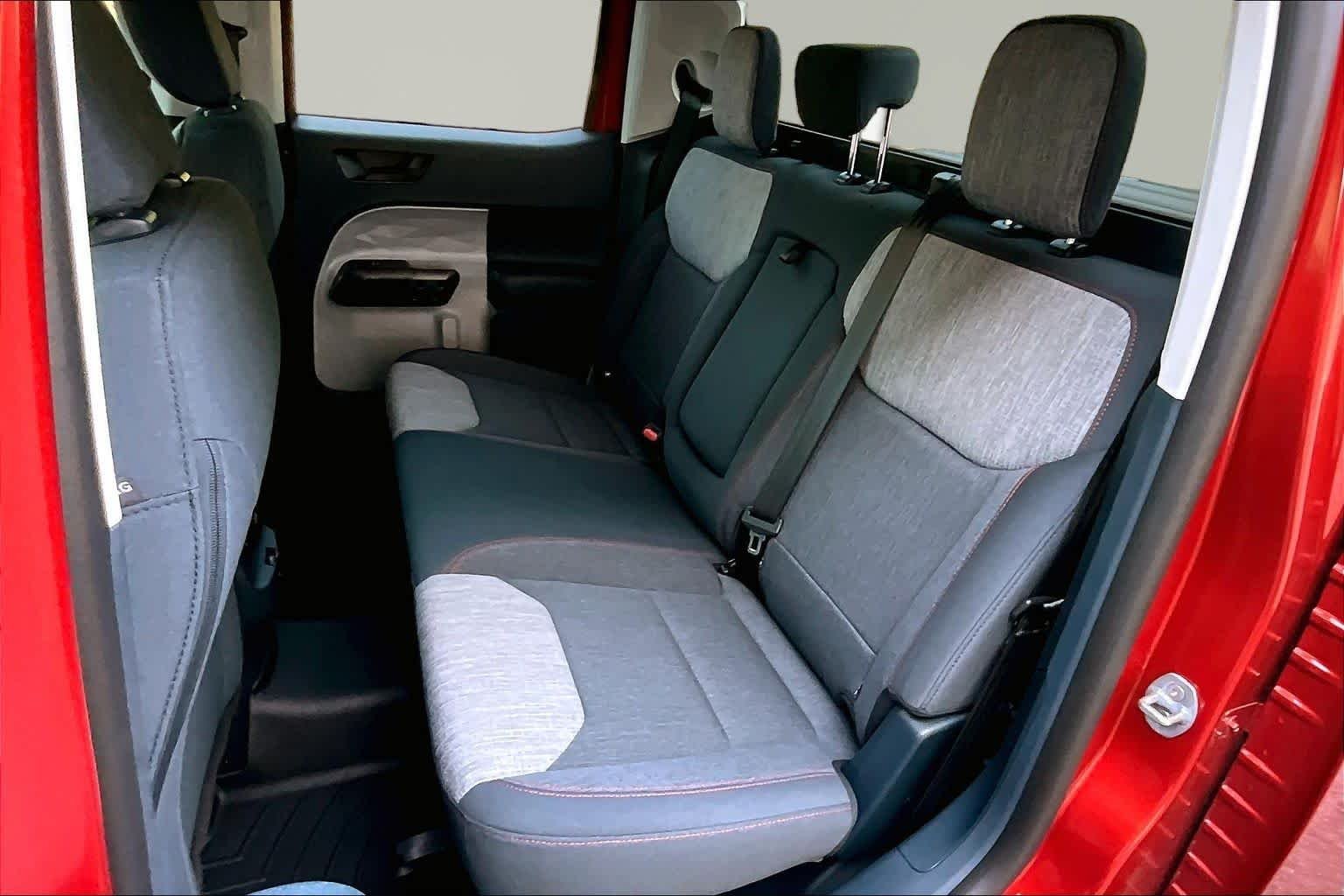 Used 2023 Hot Pepper Red Tinted Clearcoat Ford XLT image 21