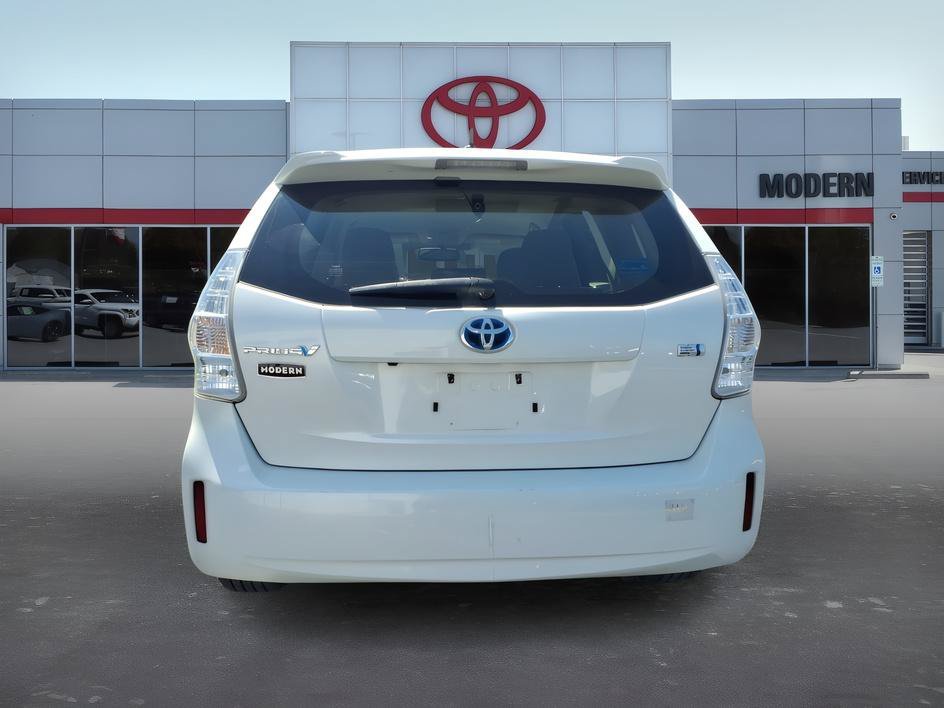 Used 2012 Blizzard Pearl Toyota Five image 4