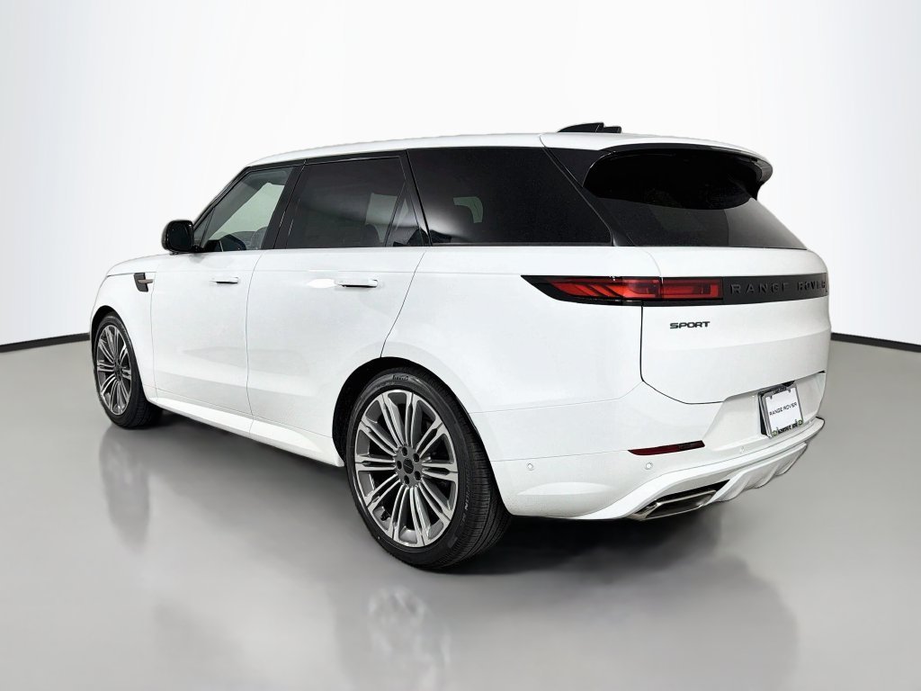 New 2027 Fuji White Land Rover Dynamic SE image 7