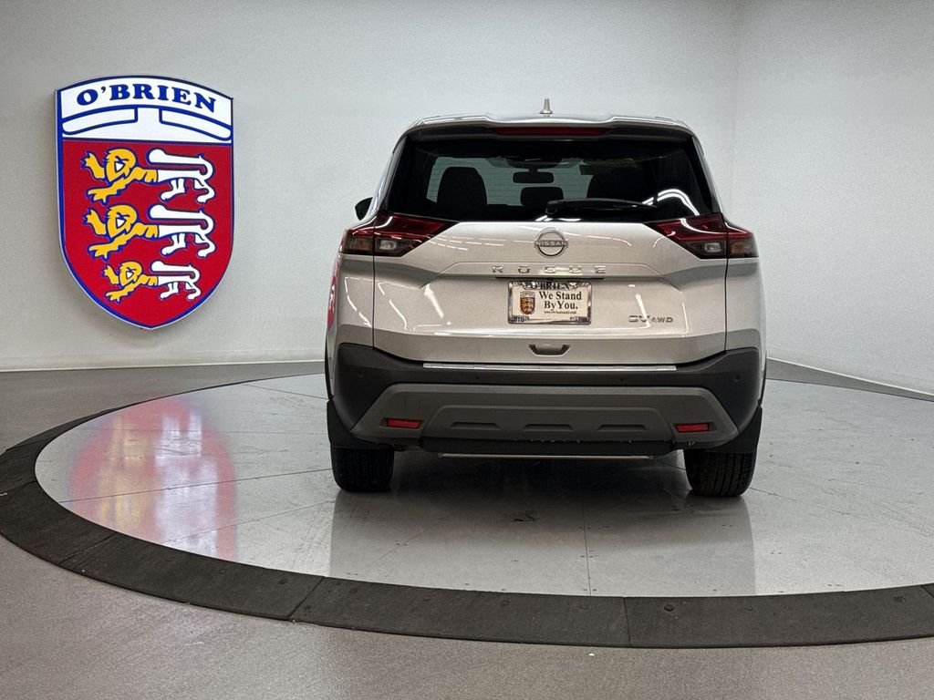Used 2023 Brilliant Silver Metallic Nissan SV image 27