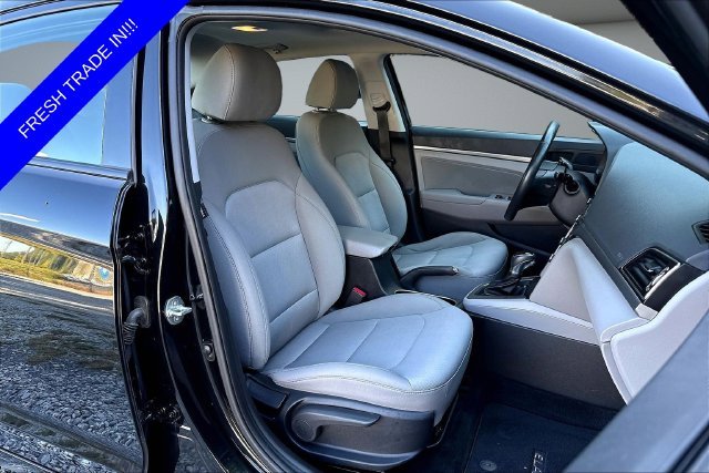 Used 2018 Black Hyundai Value Edition image 31