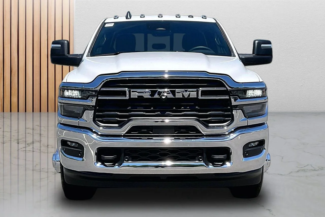 New 2026 Bright White Clear-Coat Exterior Paint RAM Tradesman image 3