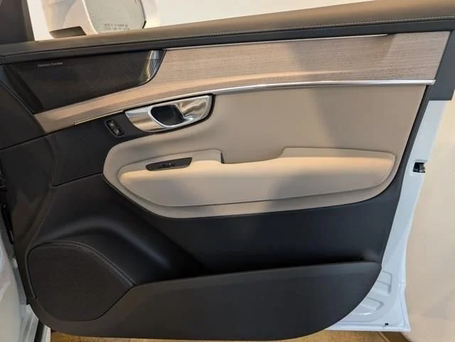 2026 Volvo XC90 Ultra - Photo 31