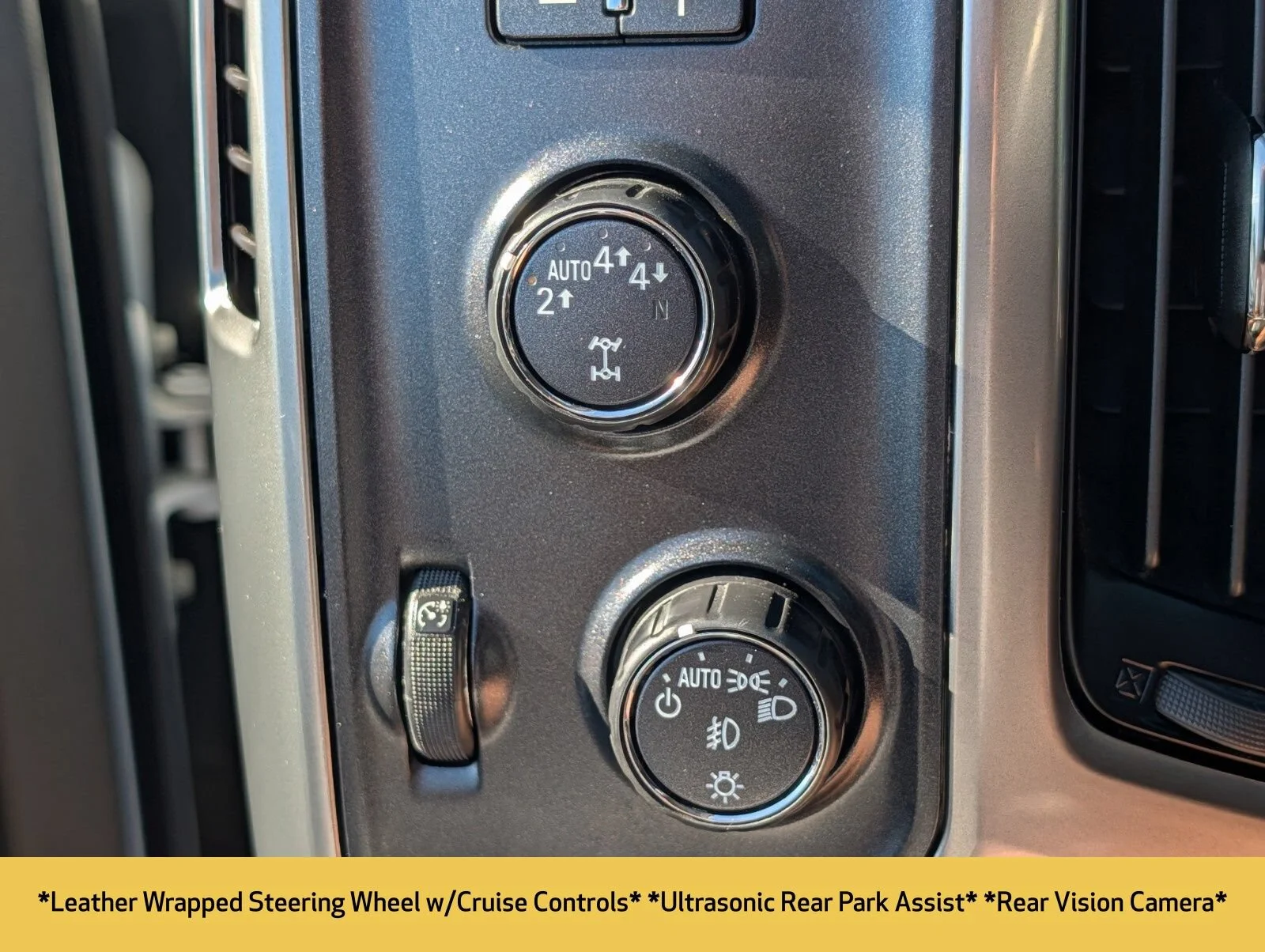 Used 2017 SUMMIT WHITE Chevrolet LT image 9