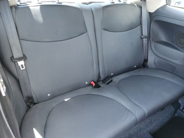 Used 2015 White FIAT Pop image 43