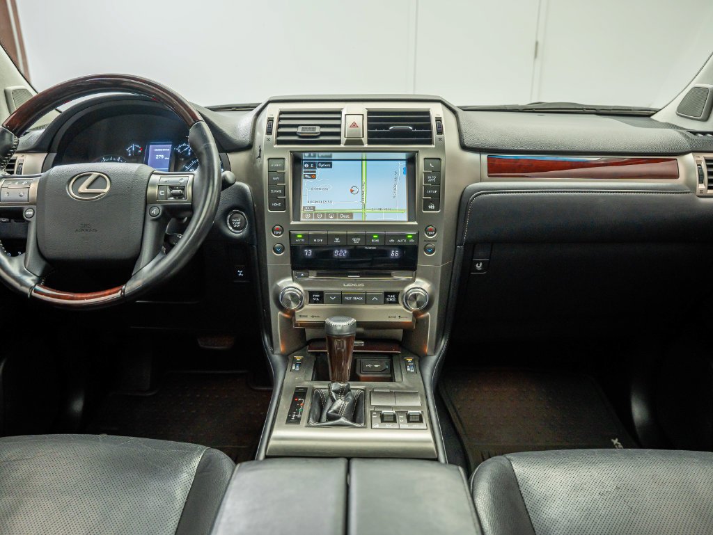 Used 2016 Gray Pearl Lexus 460 image 29