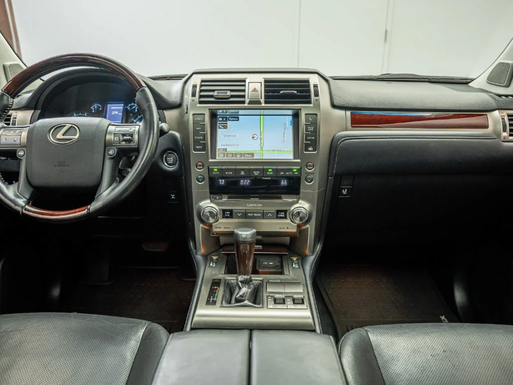 Used 2016 Gray Pearl Lexus 460 image 29