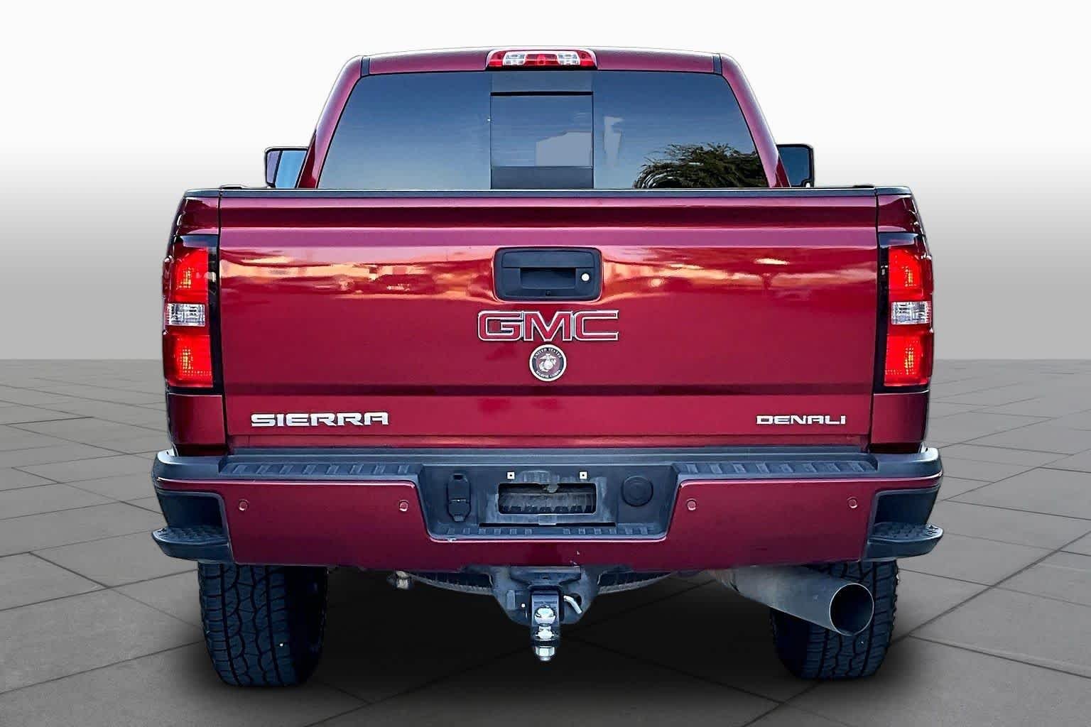 Used 2019 Red Quartz Tintcoat GMC Denali image 5