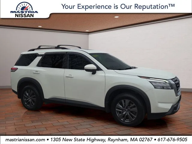 2023 Nissan Pathfinder SV