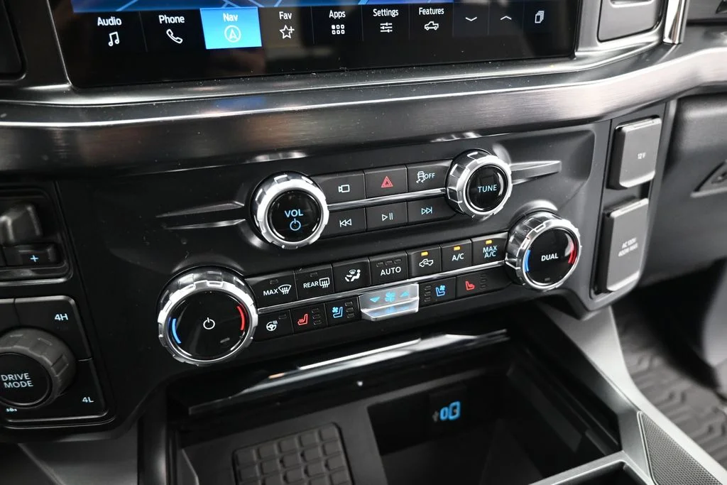 New 2026 Oxford White Ford Lariat image 16