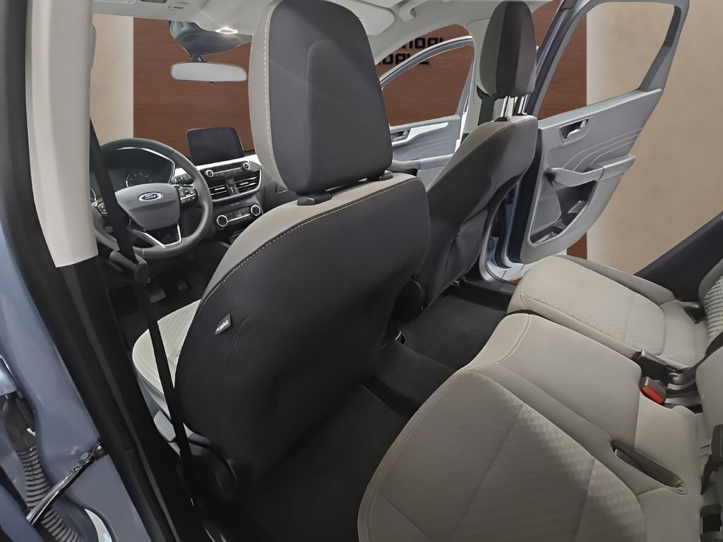 Used 2022 Blue Ford SE image 16
