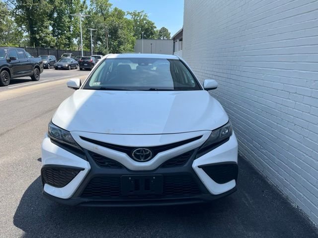 Used 2023 Ice Cap Toyota SE image 1