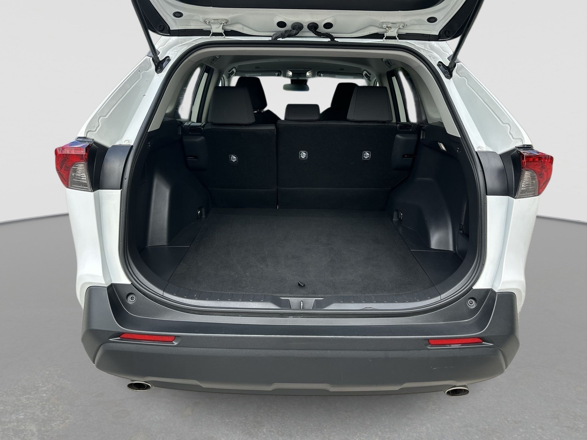 2024 Toyota RAV4 XLE - Photo 25