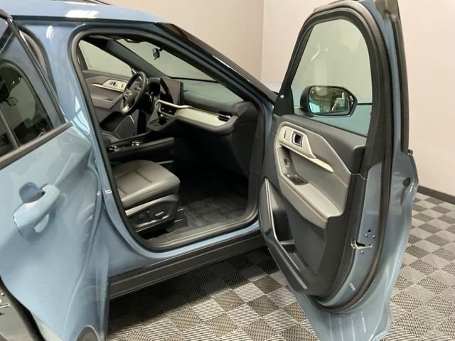 New 2027 Vapor Blue Metallic Ford Active image 22