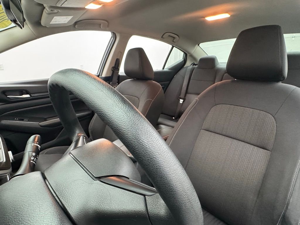 Used 2025 Gun Metallic Nissan 2.5 SV image 15