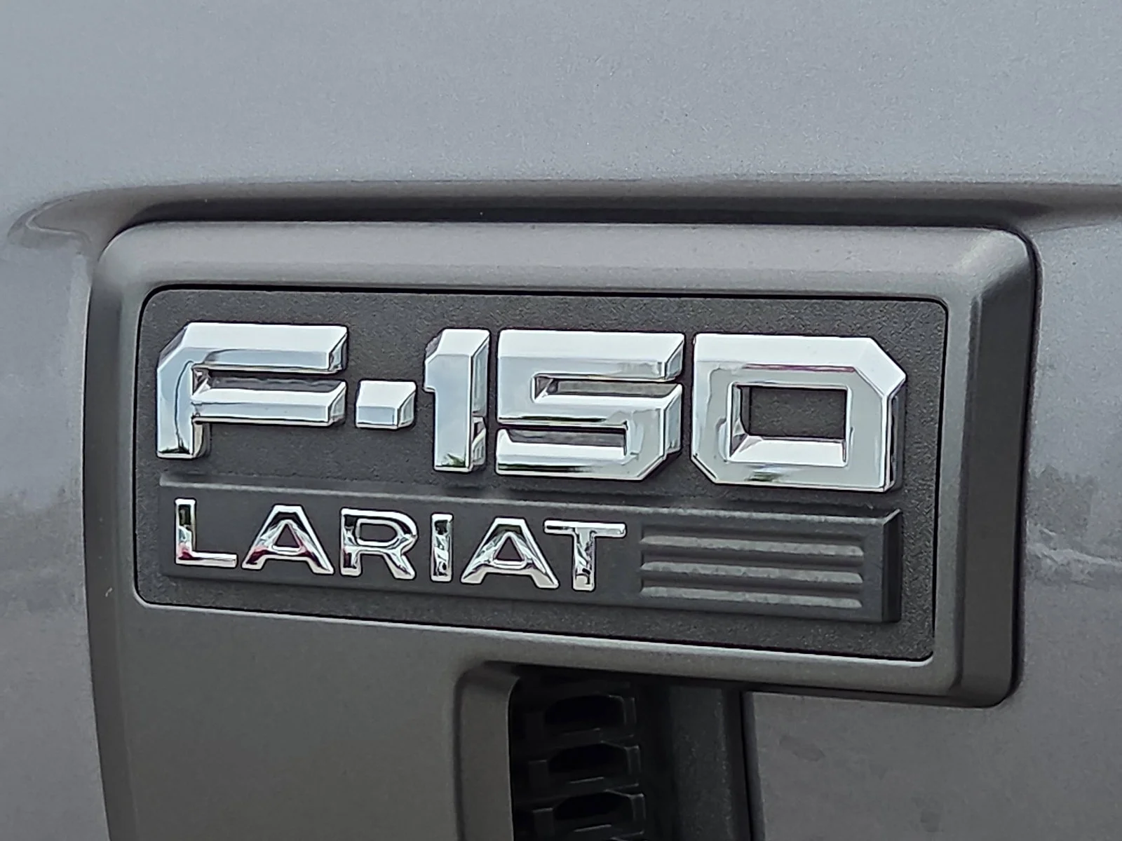 Used 2021 Carbonized Gray Metallic Ford LARIAT image 8