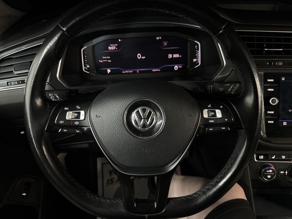 Used 2019 Deep Black Volkswagen 2.0T SEL image 21