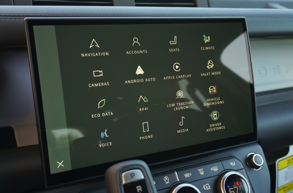 New 2026 Carpathian Grey Land Rover X-Dynamic SE image 21